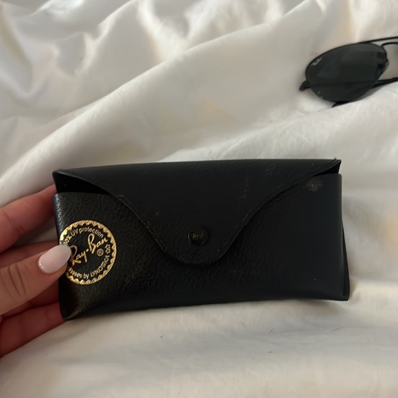Ray ban aviators with case in all black - Picture 5 of 5